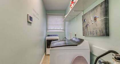 5 Mi to Historic Dtwn Beaufort: Family Gem w/ Yard