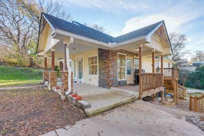 Interior - Walk to Avondale Eats & Brews: Urban Getaway (Birmingham)