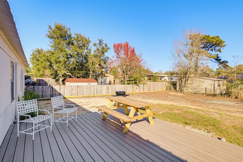 2 Mi to Beaches: Breezy Panama City Home w/ Deck!