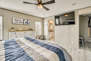 House (3 Bedrooms) | Interior - Cozy Hillside Retreat Near Dale Hollow Lake! (Burkesville)
