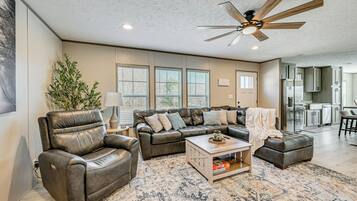 House (3 Bedrooms) | Front of property