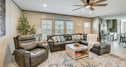 Cozy Hillside Retreat Near Dale Hollow Lake!