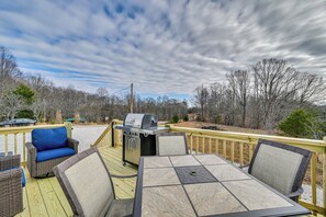 House (3 Bedrooms) | Interior - Cozy Hillside Retreat Near Dale Hollow Lake! (Burkesville)