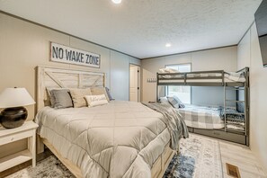 House (3 Bedrooms) | Interior - Cozy Hillside Retreat Near Dale Hollow Lake! (Burkesville)