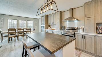 House (3 Bedrooms) | Interior