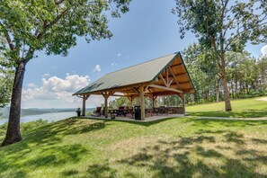 House (2 Bedrooms) | Interior - Stunning Views! Table Rock Lake Cabin Near Marina (Shell Knob)