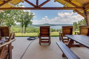 House (2 Bedrooms) | Interior - Stunning Views! Table Rock Lake Cabin Near Marina (Shell Knob)