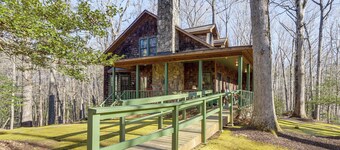 Vintage Home Nestled in the Woods of Smoky Mtns