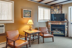 Interior - Walk to the Lifts! Skier's Black Mountain Basecamp (Jackson)