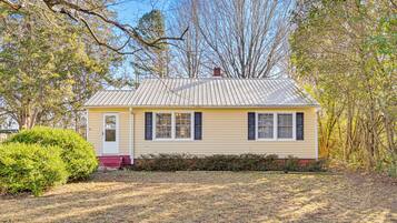 House (2 Bedrooms) | Front of property
