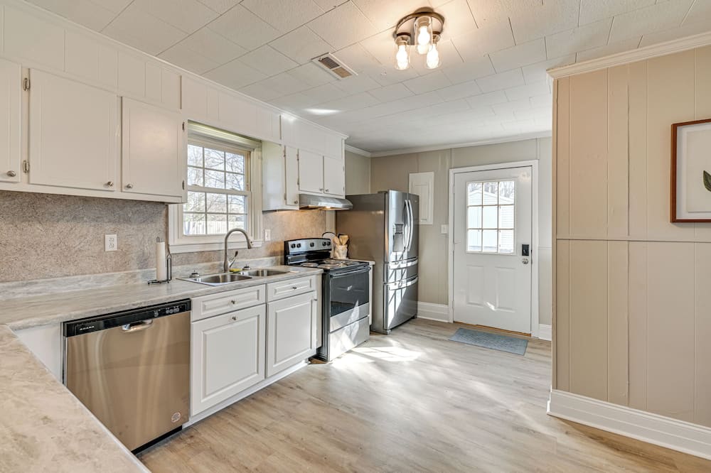 2 Mi to Uptown Lexington: Pet-friendly Getaway! - Linwood, NC