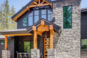 House (3 Bedrooms) | Interior - Mountain Modern and Spacious, Close to Everything! (Truckee)