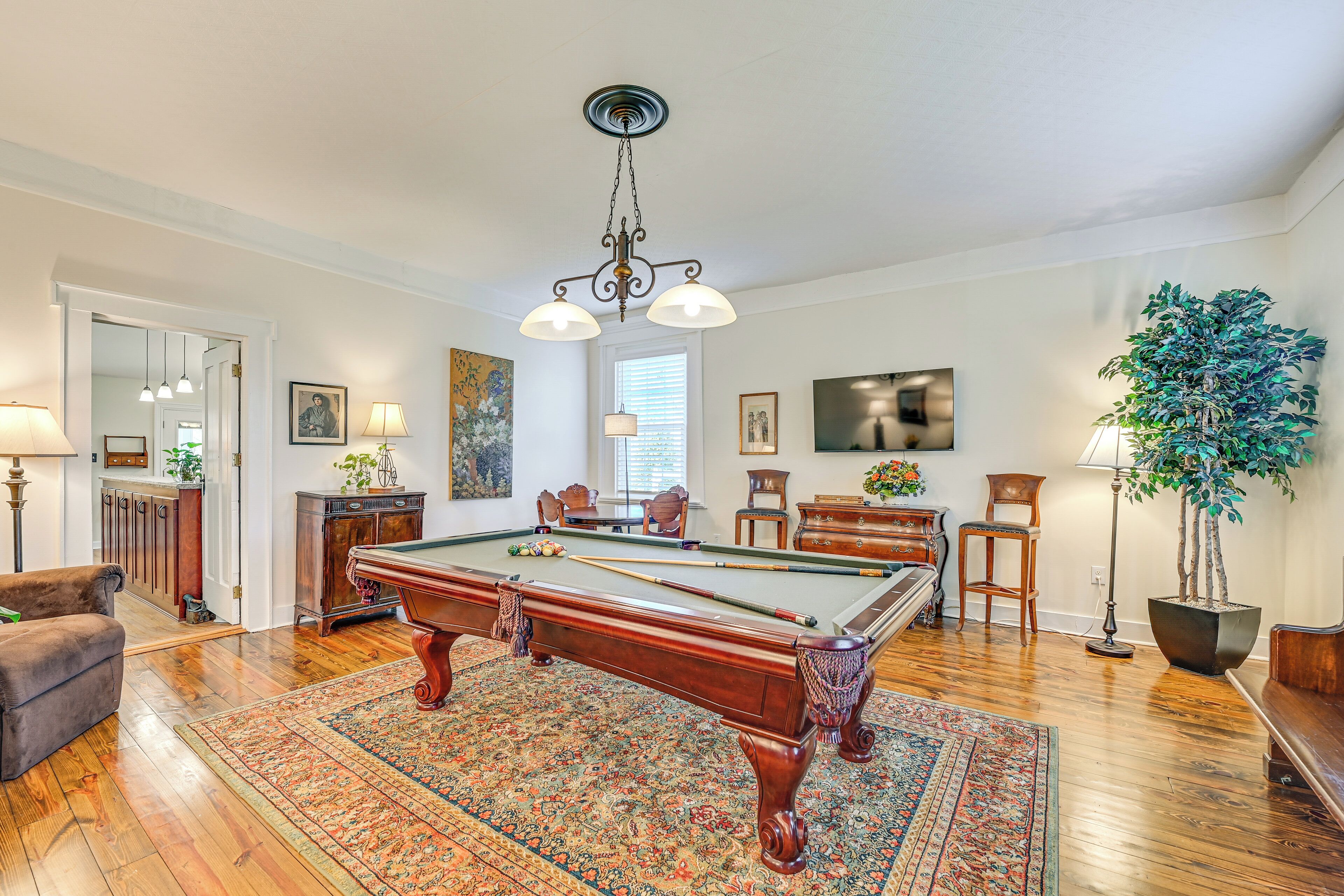House (3 Bedrooms) | Interior