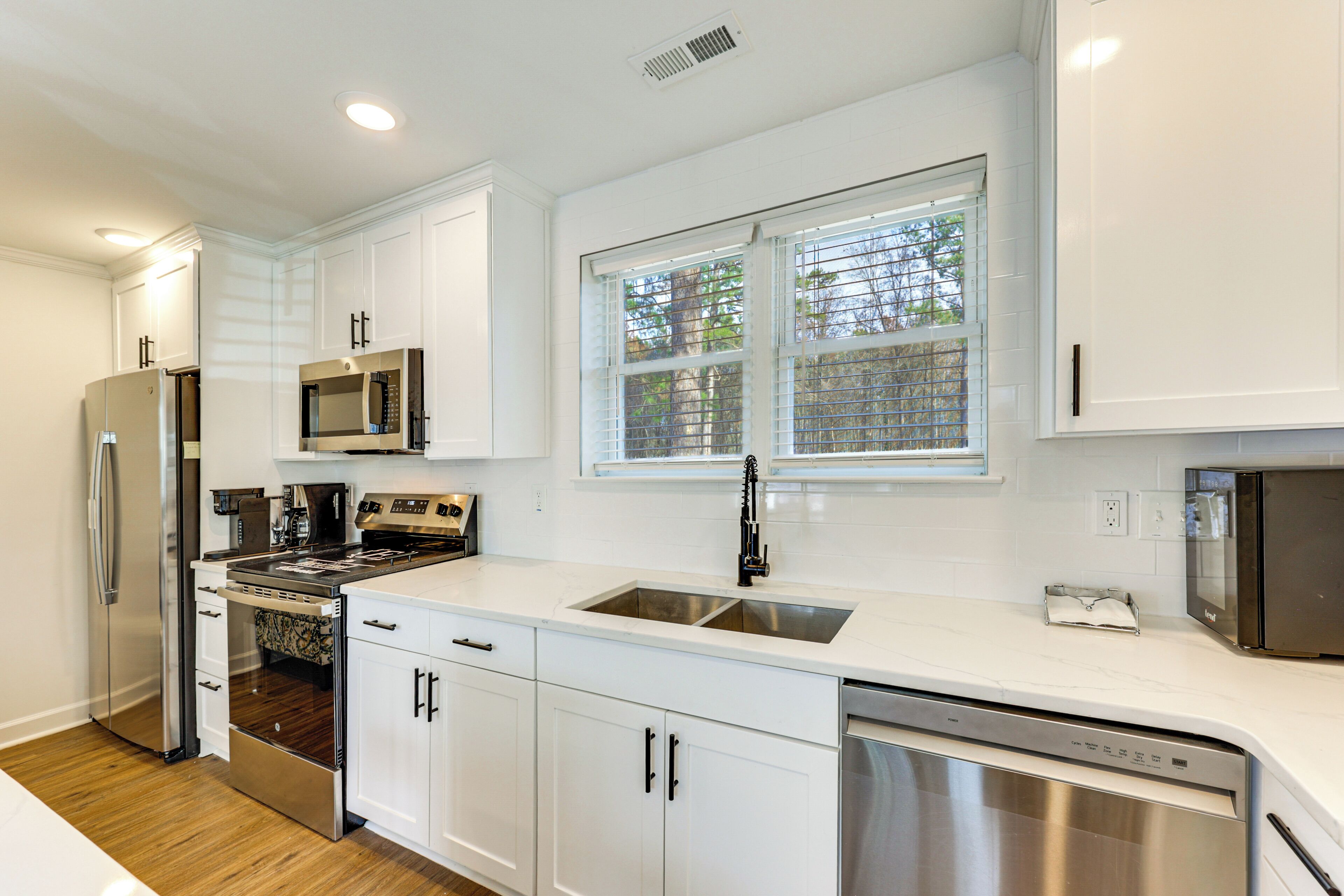 المنشأة من الداخل