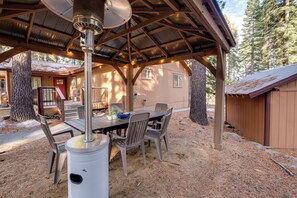 Interior - 2 Mi to Lake Almanor! Northern Sierra Family Cabin (Westwood)