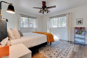Interior - 2 Mi to Lake Almanor! Northern Sierra Family Cabin (Westwood)