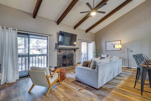 Apartment (2 Bedrooms) | Interior - Luxe White Mountain Condo: Addt'l Rental On-site (Pinetop)
