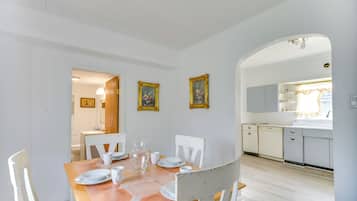 Apartment (1 Bedroom) | Interior