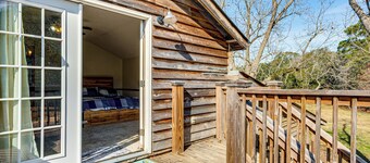 Cozy Barn Apt w/ 5-acre Pond in South Georgia!