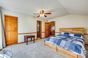 Apartment (1 Bedroom) | Interior - Cozy Barn Apt w/ 5-acre Pond in South Georgia! (Doerun)