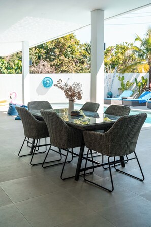 Outdoor dining - Villa Moon - Modern Luxury Pool Villa in Bo Phut (Koh Samui)