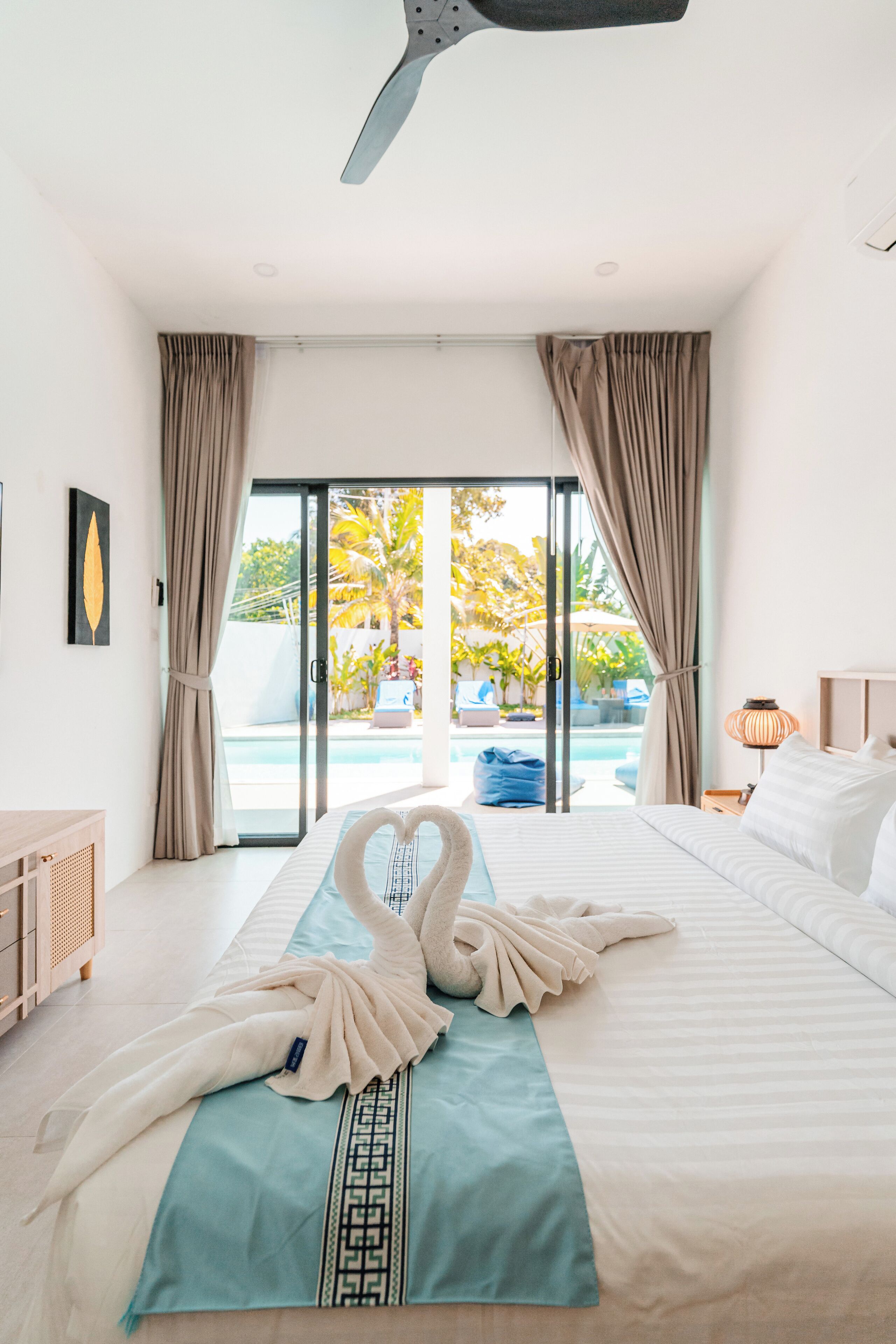 3 bedrooms, travel crib, free WiFi, bed sheets