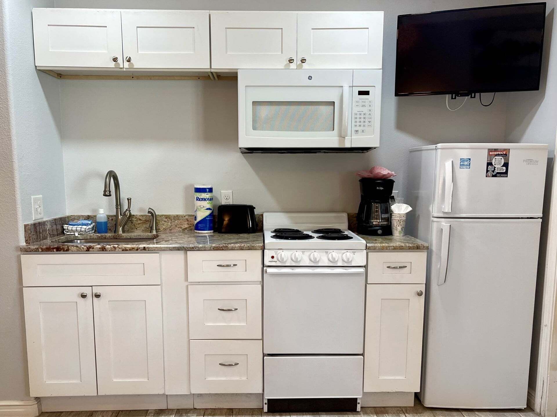Condo, 1 Bedroom | Private kitchen