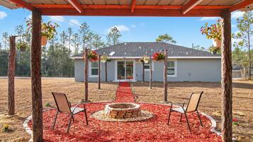 House, 3 Bedrooms | Property grounds