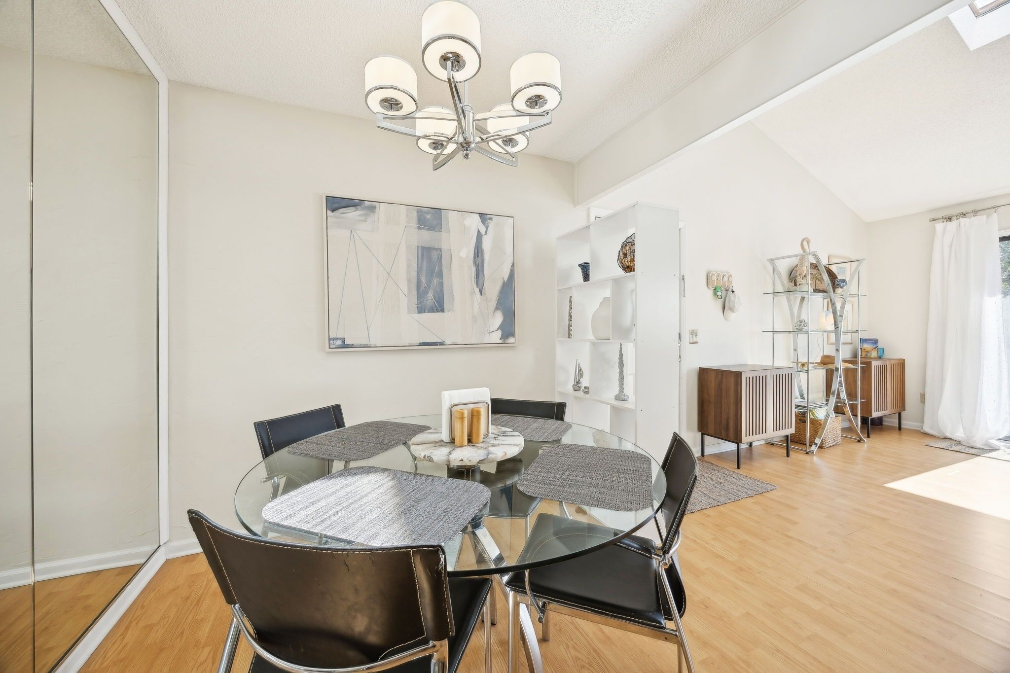 Condo, 2 Bedrooms | Dining