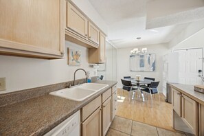 Kondominium, 2 kamar tidur | Dapur pribadi