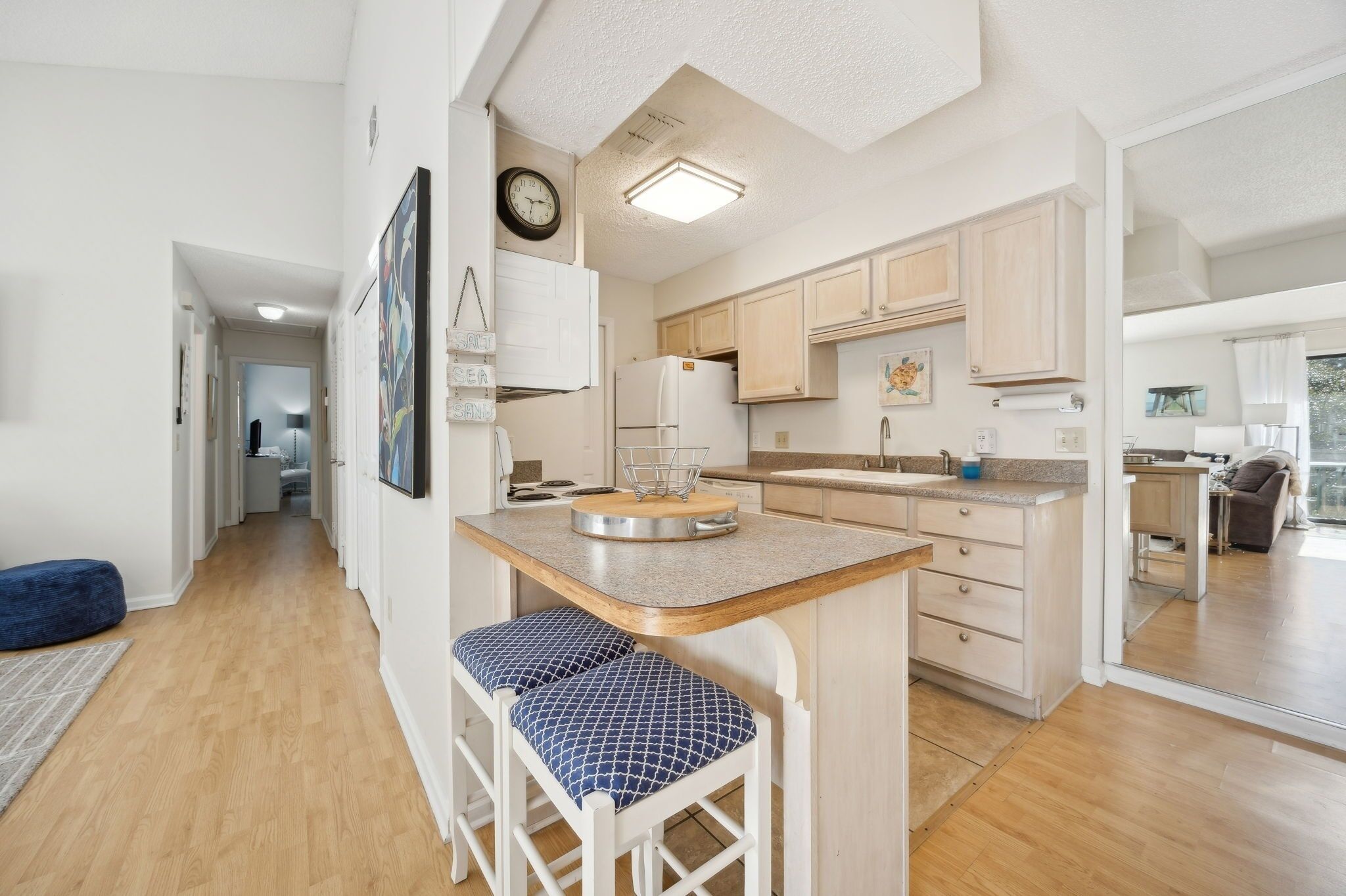 Condo, 2 Bedrooms | Interior