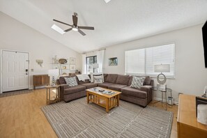 Apartamento, 2 habitaciones | Zona de estar