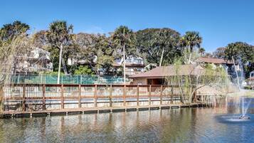 Condo, 2 Bedrooms | Property grounds