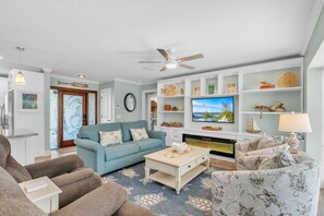House, 3 Bedrooms | Living area - Palms By The Bay 3 Bedroom Home (Holmes Beach)