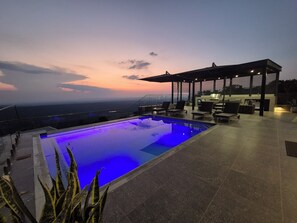 Unclassified image, 2 of 63, button - Vula Valla Game and Safaris  (Bela Bela)