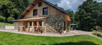 Peace and quiet in the countryside facing the mountains, 5 minutes from Lac d'Aiguebelette