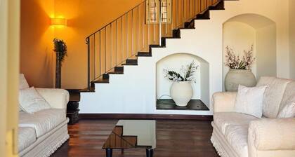 Rosada Country House. Family Villa with garden