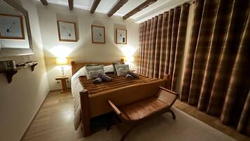 6 slaapkamers, een strijkplank/strijkijzer, gratis wifi, beddengoed