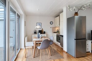 Kühlschrank, Mikrowelle, Geschirrspüler