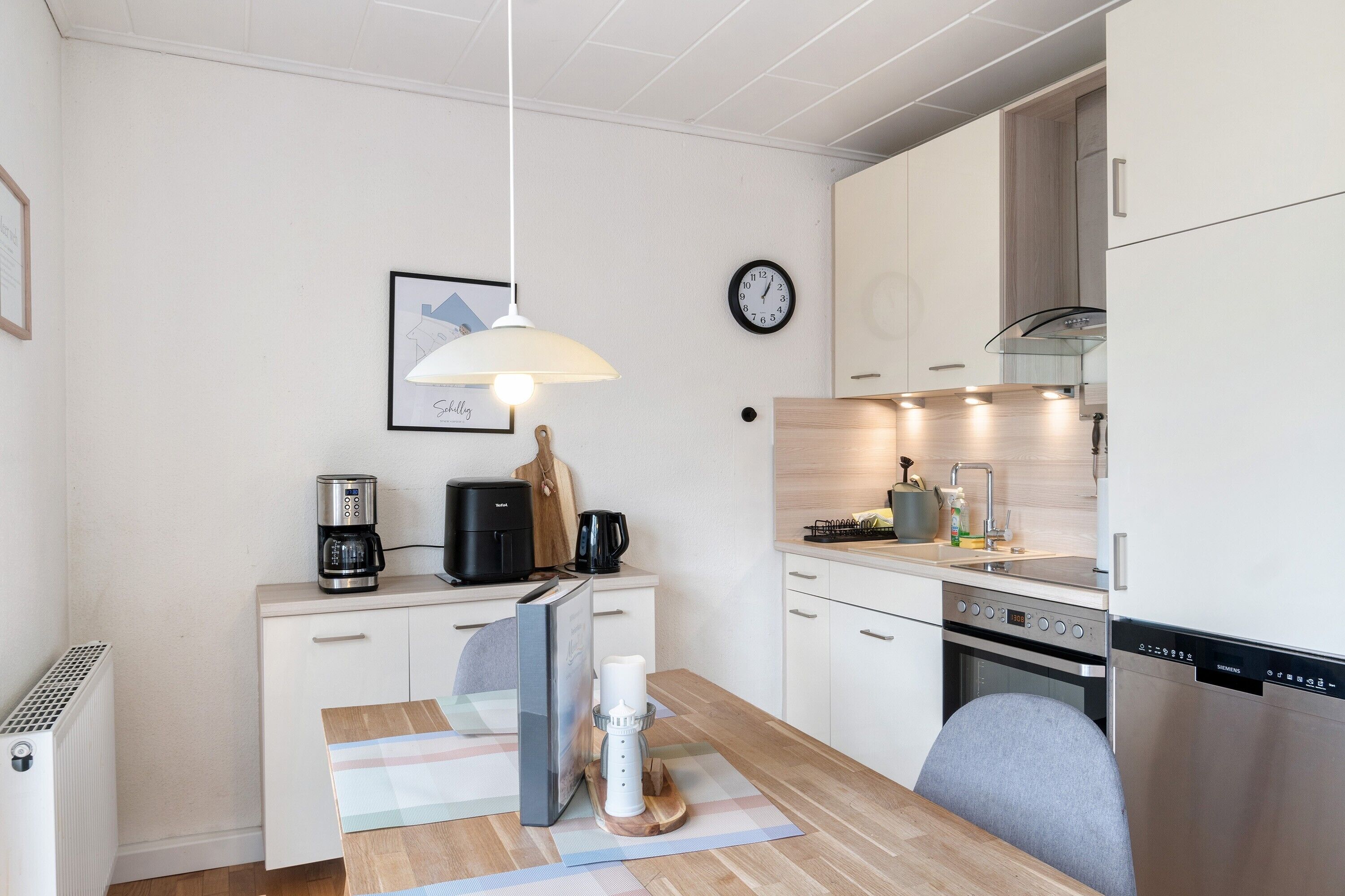 Frigorifero, microonde, lavastoviglie, macchina per tè/caffè