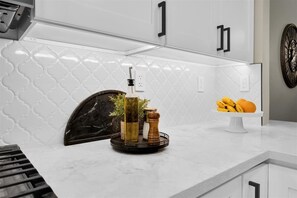 Fridge, microwave, oven, stovetop - Beautifully remodeled, west-facing fairway condo in PGA West (La Quinta)