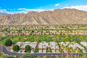 Exterior - Beautifully remodeled, west-facing fairway condo in PGA West (La Quinta)