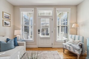 Fireplace - Carlton Landing-Boardwalk Breeze (Carlton Landing)