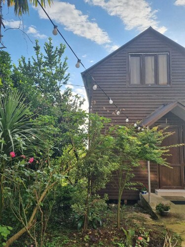 10 minutes from the beach, city view, nature and sea, peaceful environment