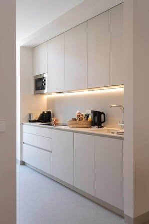 Fridge, microwave, stovetop, dishwasher - Oasis in Cabañal 3 (Valencia)