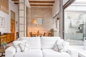 Smart TV - Stroll to the Beach at El Cabañal from a Unique Ho (Valencia)