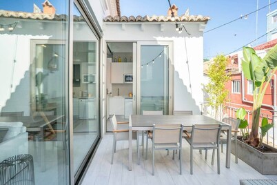 M House Loft with Terrace Close to Port, Beach and