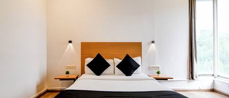 Caja de seguridad en la habitación y escritorio