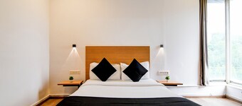 Green Arcade By Brill Room