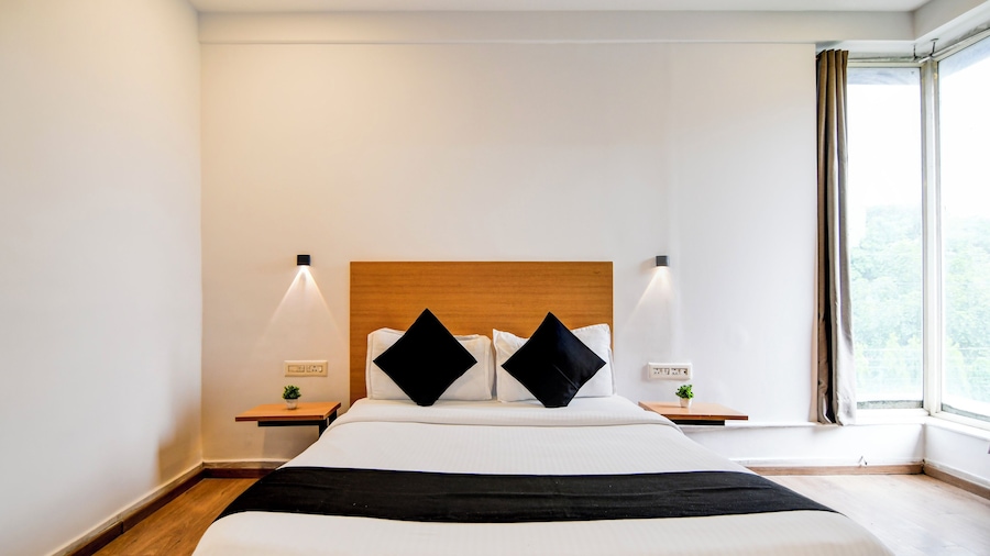 Green Arcade By Brill Room